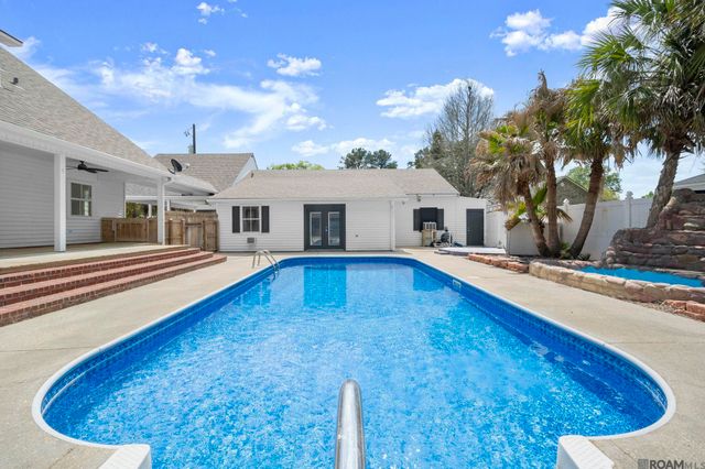 32787 Duff Rd, Walker, LA 70785