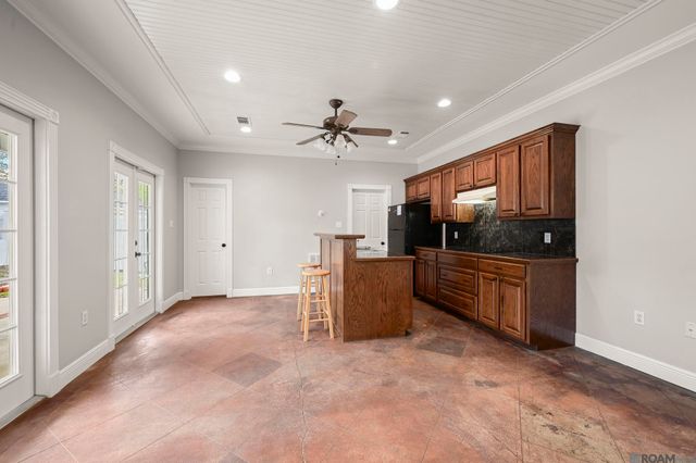 32787 Duff Rd, Walker, LA 70785