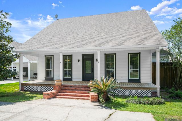 32787 Duff Rd, Walker, LA 70785