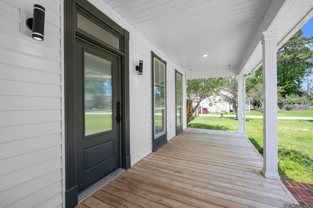 32787 Duff Rd, Walker, LA 70785