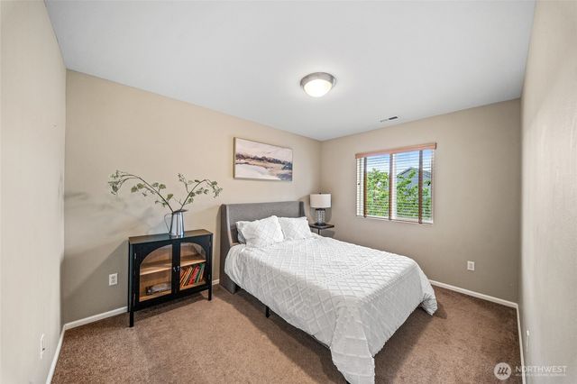4417 5th Avenue NW, Olympia, WA 98502