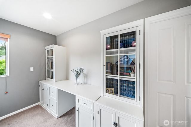 4417 5th Avenue NW, Olympia, WA 98502