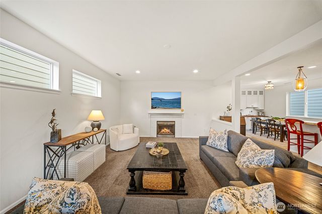 4417 5th Avenue NW, Olympia, WA 98502
