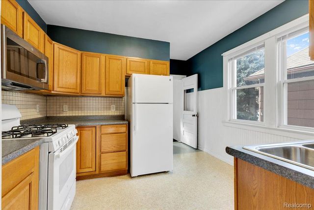 1413 Wayburn, Grosse Pointe, MI 48230