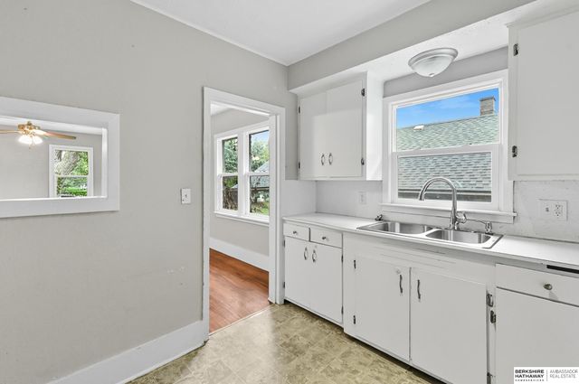 6329 N 33 Avenue, Omaha, NE 68111