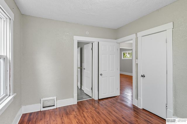 6329 N 33 Avenue, Omaha, NE 68111