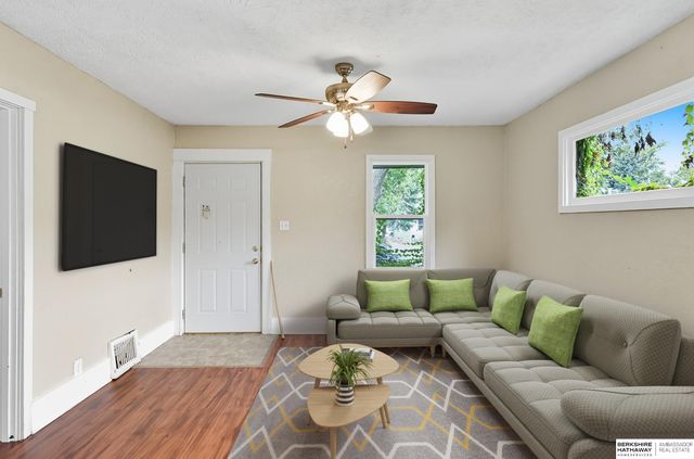 6329 N 33 Avenue, Omaha, NE 68111