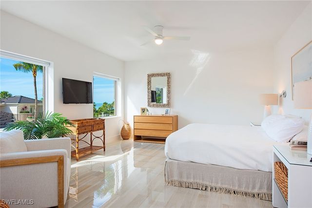 8665 Bay Colony DR 201, Naples, FL 34108