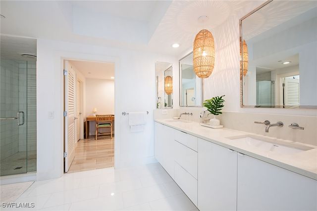 8665 Bay Colony DR 201, Naples, FL 34108