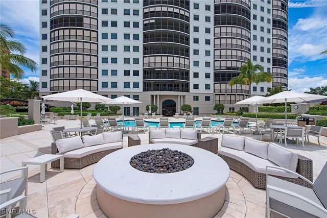 8665 Bay Colony DR 201, Naples, FL 34108