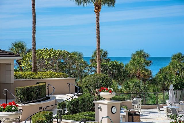 8665 Bay Colony DR 201, Naples, FL 34108