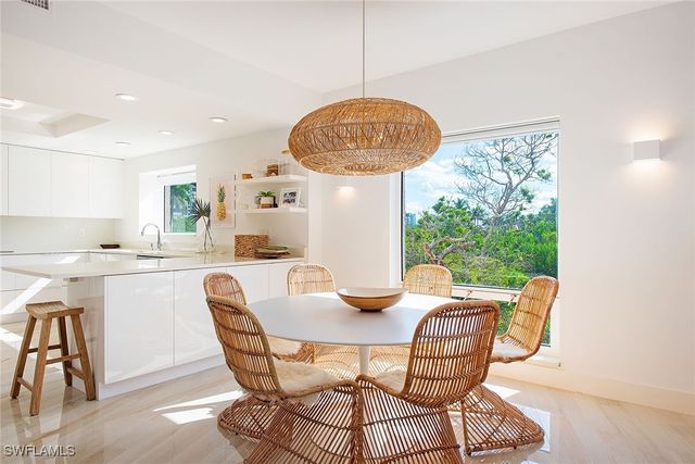 8665 Bay Colony DR 201, Naples, FL 34108