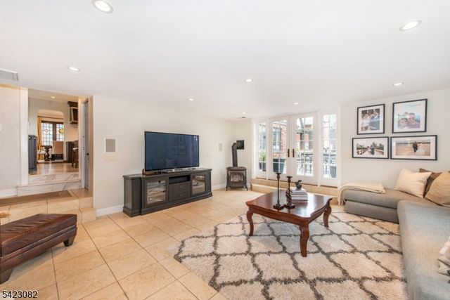 917 Westminster Ave, Hillside Twp., NJ 07205