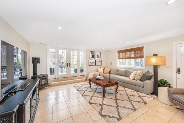 917 Westminster Ave, Hillside Twp., NJ 07205