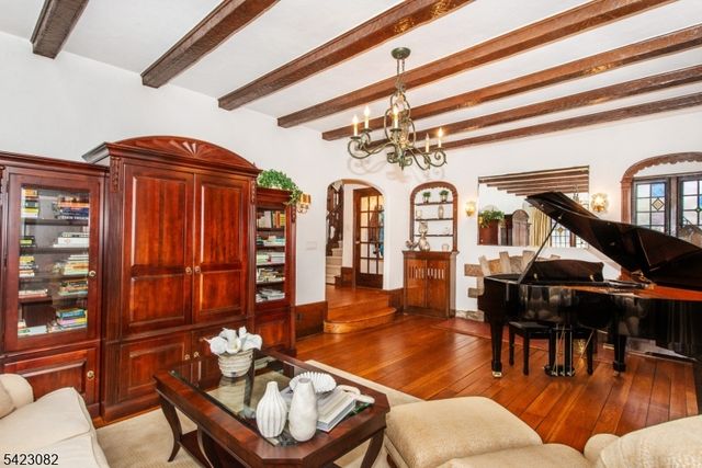 917 Westminster Ave, Hillside Twp., NJ 07205