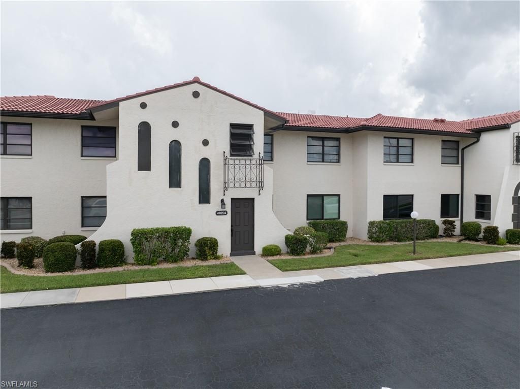 Image 2 of property listing at 4705 Santa Barbara BLVD 3, Cape Coral, FL 33914
