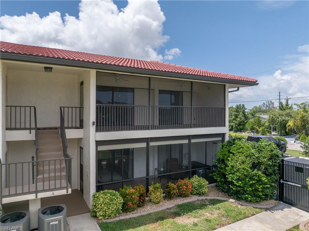 Image 4 of property listing at 4705 Santa Barbara BLVD 3, Cape Coral, FL 33914