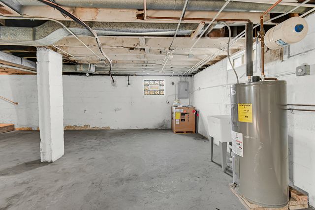 556 S Forsythe Avenue, Calumet City, IL 60409