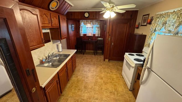1805 Fulham Street, Lauderdale, MN 55113