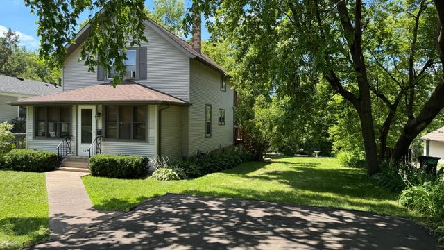 1805 Fulham Street, Lauderdale, MN 55113
