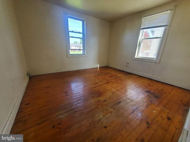 10 THORNTOWN LN, Bordentown, NJ 08505