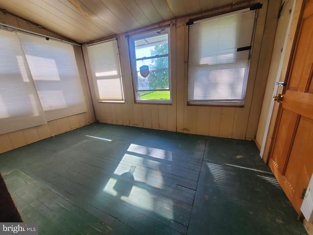 10 THORNTOWN LN, Bordentown, NJ 08505