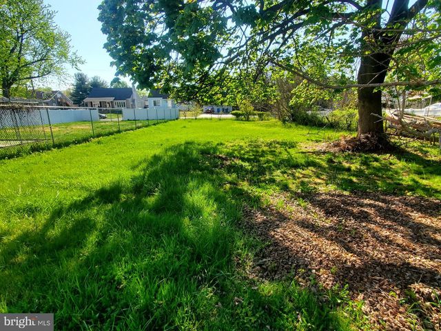 10 THORNTOWN LN, Bordentown, NJ 08505