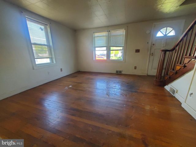 10 THORNTOWN LN, Bordentown, NJ 08505