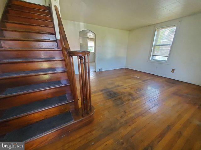 10 THORNTOWN LN, Bordentown, NJ 08505