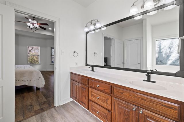 120 Ashbriar Ln, Longview, TX 75605