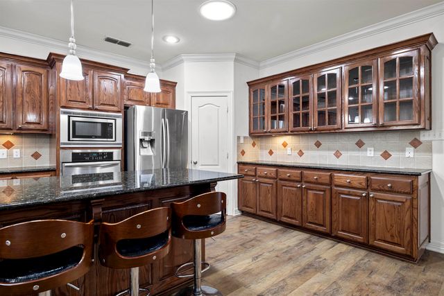 120 Ashbriar Ln, Longview, TX 75605