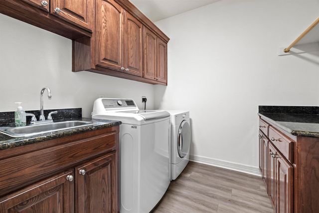 120 Ashbriar Ln, Longview, TX 75605