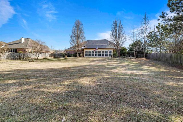 120 Ashbriar Ln, Longview, TX 75605