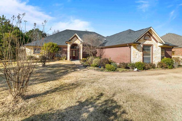 120 Ashbriar Ln, Longview, TX 75605