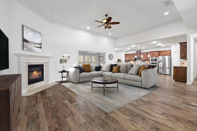 120 Ashbriar Ln, Longview, TX 75605