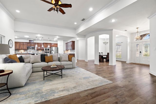 120 Ashbriar Ln, Longview, TX 75605