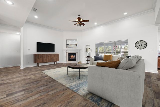 120 Ashbriar Ln, Longview, TX 75605