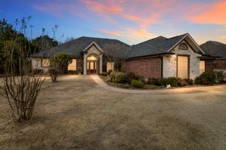 120 Ashbriar Ln, Longview, TX 75605