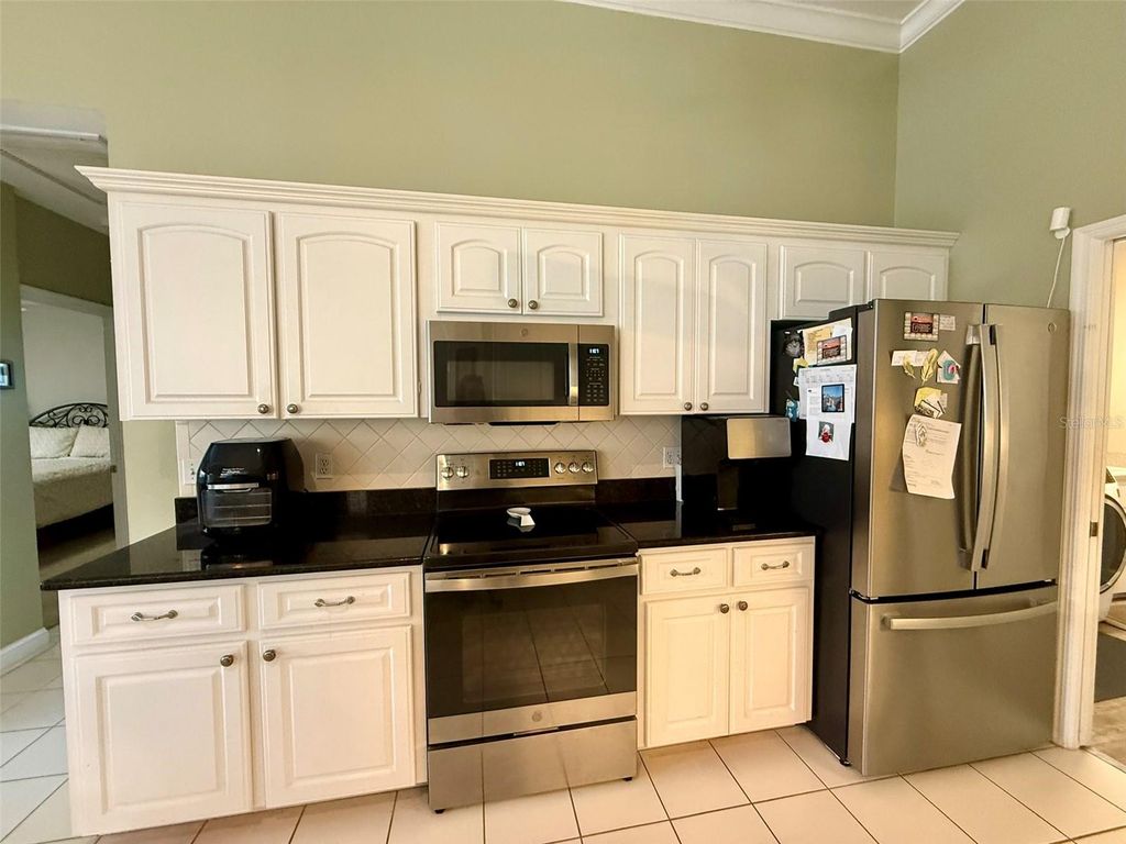 Image 14 of property listing at 3016 MANOR DRIVE, Sebring, FL 33872