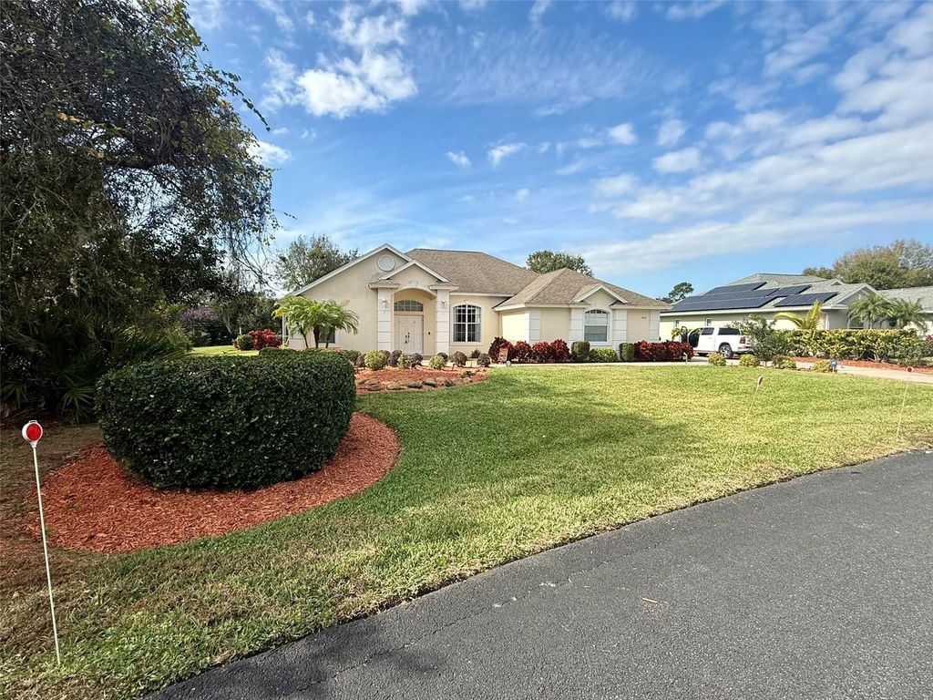 Image 3 of property listing at 3016 MANOR DRIVE, Sebring, FL 33872