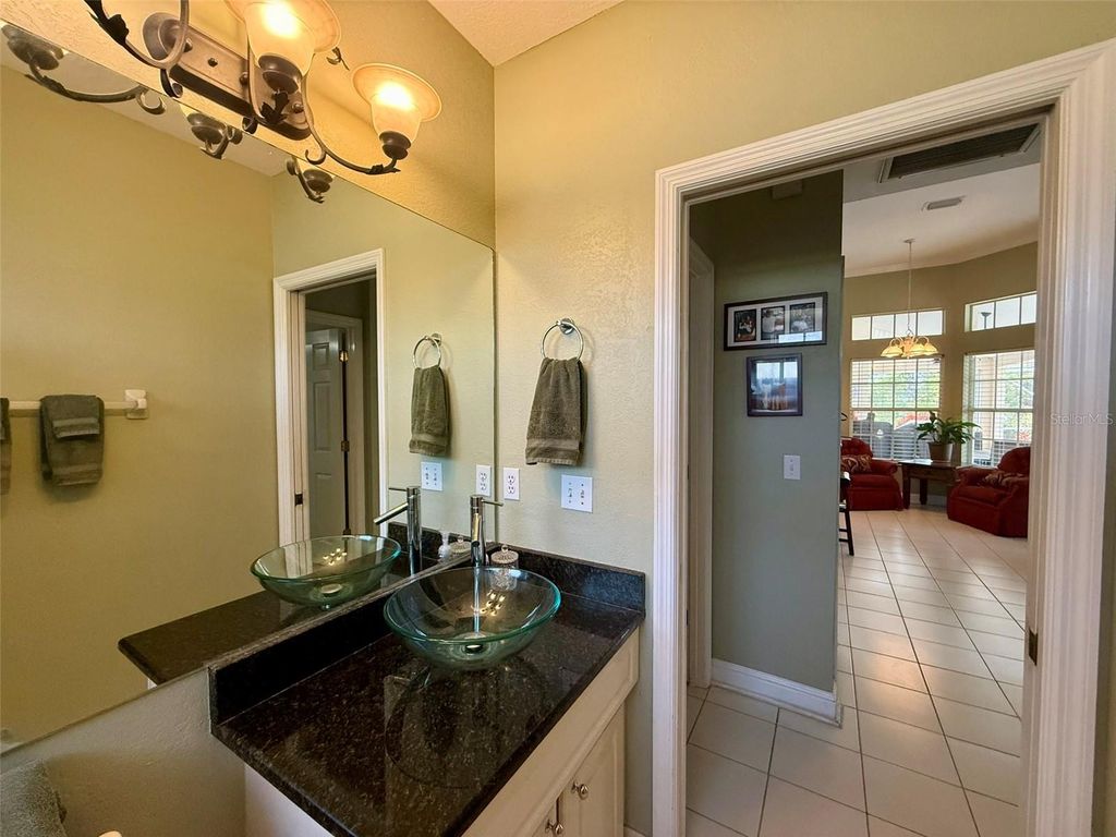 Image 21 of property listing at 3016 MANOR DRIVE, Sebring, FL 33872