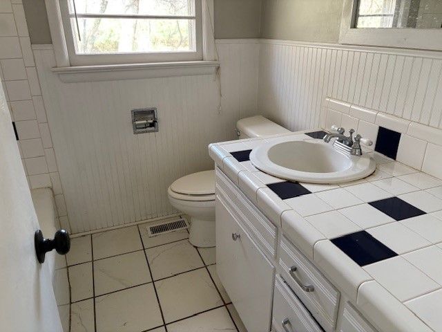 530 E Rebecca Street, Fayetteville, AR 72701