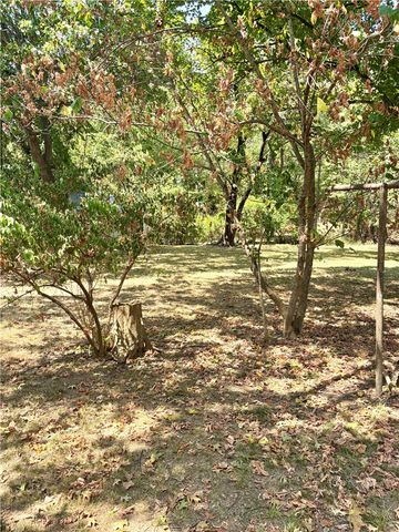 530 E Rebecca Street, Fayetteville, AR 72701