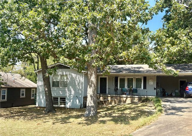 530 E Rebecca Street, Fayetteville, AR 72701