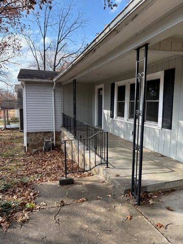 530 E Rebecca Street, Fayetteville, AR 72701