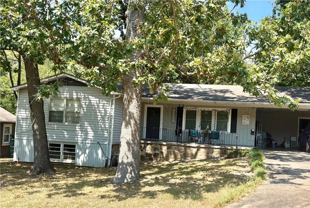 530 E Rebecca Street, Fayetteville, AR 72701