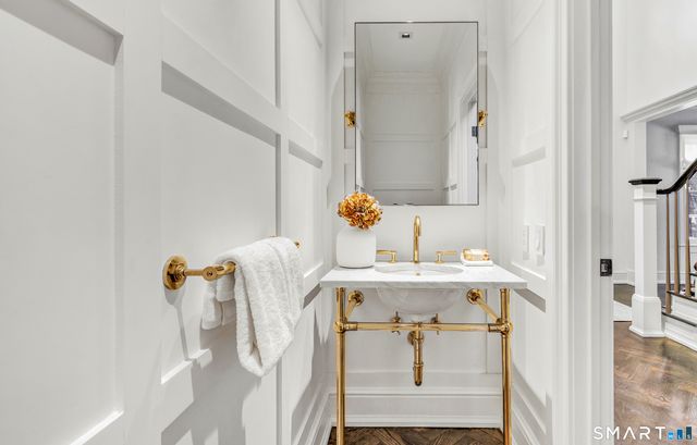 200 Long Meadow Road, Fairfield, CT 06824