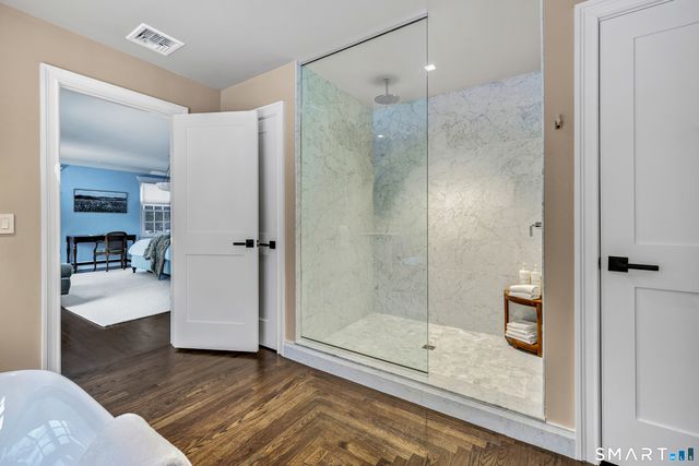 200 Long Meadow Road, Fairfield, CT 06824