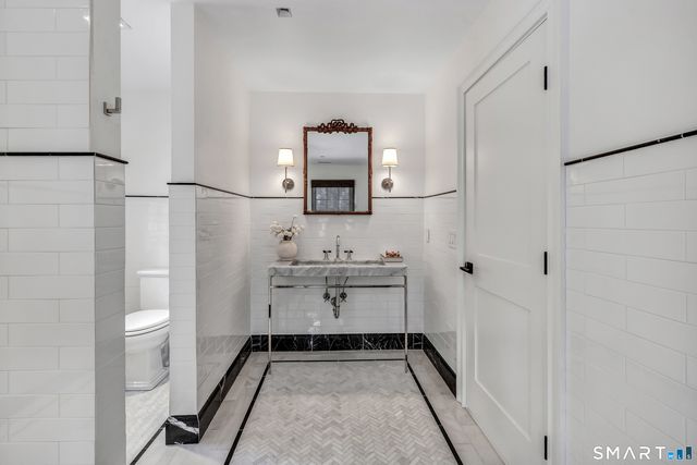 200 Long Meadow Road, Fairfield, CT 06824