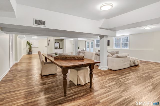 200 Long Meadow Road, Fairfield, CT 06824